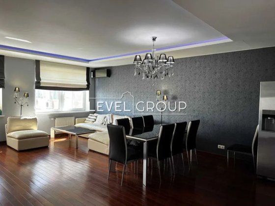 Продаж чотирикімнатної квартири 155м2, три спальні і краєвид Київ