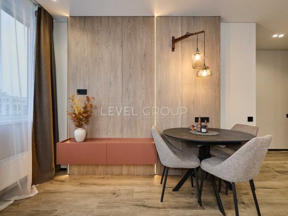 Продаж 1-к квартири з дизайнерським ремонтом в ЖК Варшавський 3 Киев