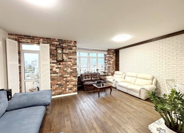 Трикімнатна квартира - фото 1