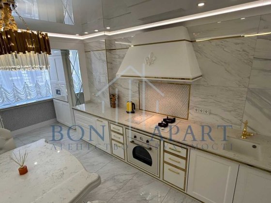 БЕЗ КОМІСІЇ Продам 4к Дизайнерську квартиру на Подолі Нижній Вал 41 Киев