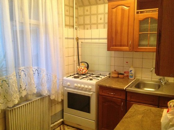 Продам 2к окремі, Газ, Ліфт, Виноградар, пр. Правди 80б Киев