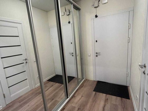 Продам 1 кімнатну квартиру ЖК Озерний Киев