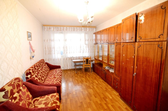 Продам 2 к. Виноградар, Мостицький, Варшавський, провул. Квітневий, 6 - фото 1