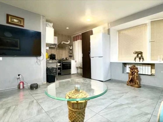 1-к. кв. по вул. Авіаконструктора Антонова, 10 Севастопольська площа Київ