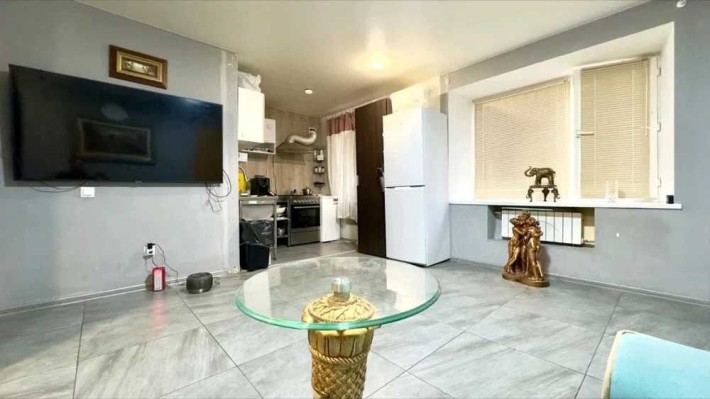 1-к. кв. по вул. Авіаконструктора Антонова, 10 Севастопольська площа - фото 1