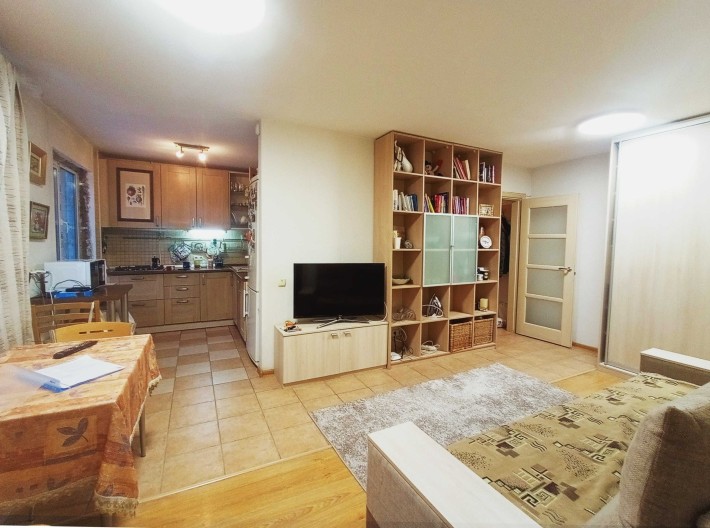 Продам 2к 46м Стражеско 9 Ремонт Меблі Склопакети 5 хв Швидкіс трамвай - фото 1