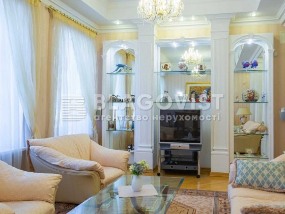 Продам 5- кімнатну квартиру на вул. Софіївській 25! Киев