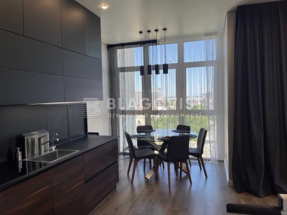 Продаж 2-кімнатної квартири, Білоруська, 3. 92.9 м2. Центр Без % Киев