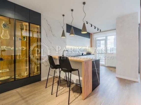 4к євроремонт купити центр    Липківського  33а Adamant без комісії Київ