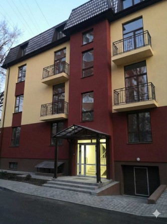 Новий будик з газом, ліфтом, паркінгом та документами - Яслинська, 3. - фото 1