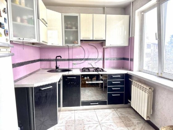 Продаж 2 кімн. квартири за адресою Любомира Гузара 14 Київ