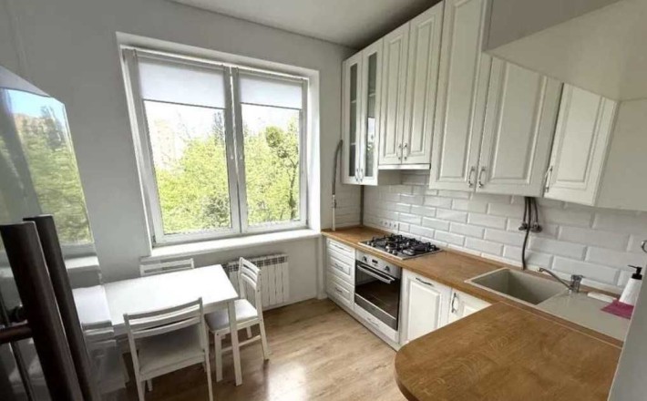 Світла 2-кімнатна квартира по вул. Олекси Тихого, 38/19 Шулявська - фото 1