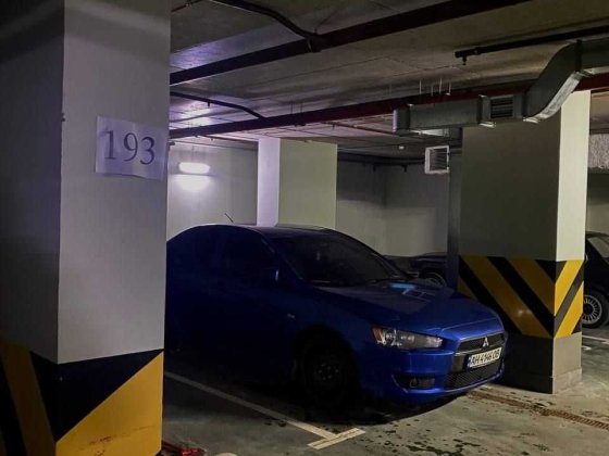 Оренда Паркомісця Дегтярівська 25а, ЖК "Космополітан"