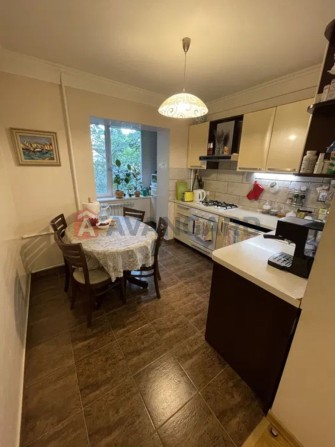 Продається затишна 3-кімнатна квартира з євроремонтом Зодчих 34 - фото 1