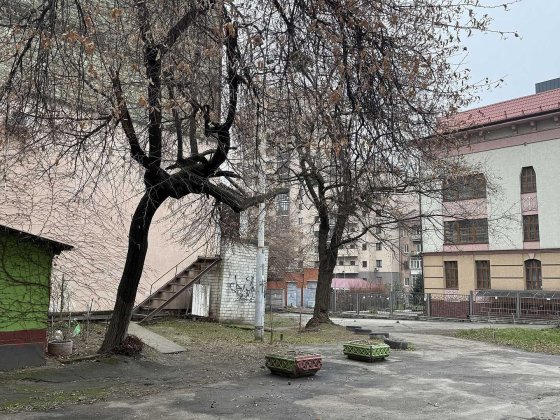 Продаж квартири з частковим ремонтом Дмитрівська 23Б Київ