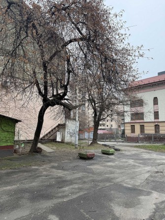 Продаж квартири з частковим ремонтом Дмитрівська 23Б - фото 1