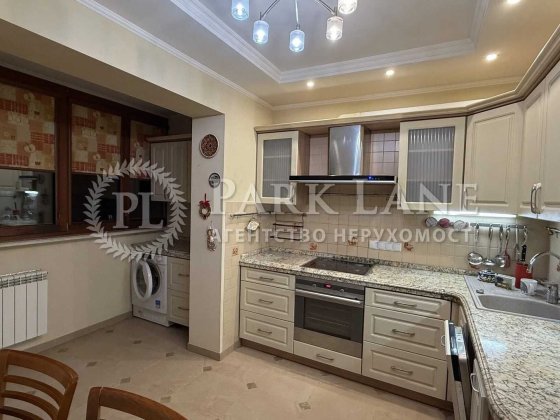 Подільський р-н Ужвій 7, продам квартиру з ремонтом, Є Відновлення так Киев