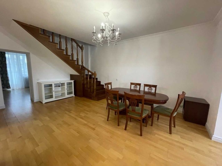 Продаж дворівневої квартири 190 м2 в історичній частині столиці - фото 1