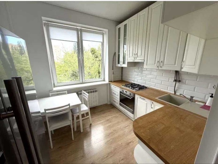 Продаж квартири Сталінка Метро Шулявська Свіжий Ремонт Шулявка - фото 1