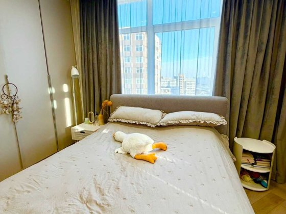 Продам чудову 2-кімнатну квартиру в ЖК Варшавський мікрорайон. Киев