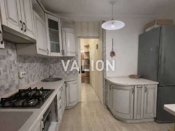 Продається 2-кімнатна квартира 48м2 з ГАЗОМ  вул. Вітряні гори, 6 Киев