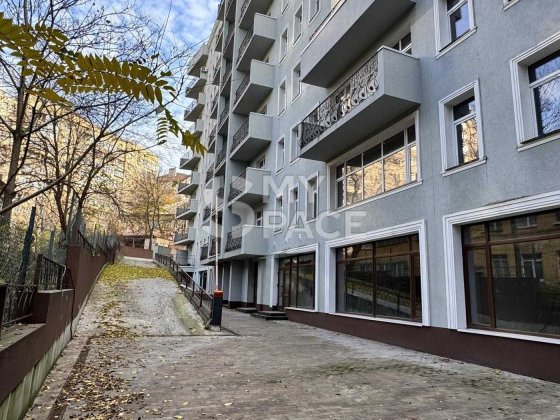 Преміум-пропозиція | 1-кімнатна  75,6 м² без ремонту — ЖК Патріарх Киев