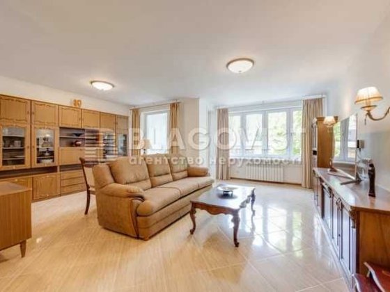 Франка Івана 24а Продам 2 кімнатну квартиру біля ст. м. Золоті Ворота Київ