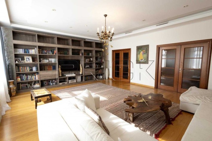 Продаж 3-к квартири, вул. Володимирська 49А, 157м2, 600 000 USD - фото 1