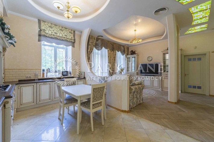 Без% 6К Мала Житомирська, 5 Майдан Незалежності Центр Царський будинок - фото 1