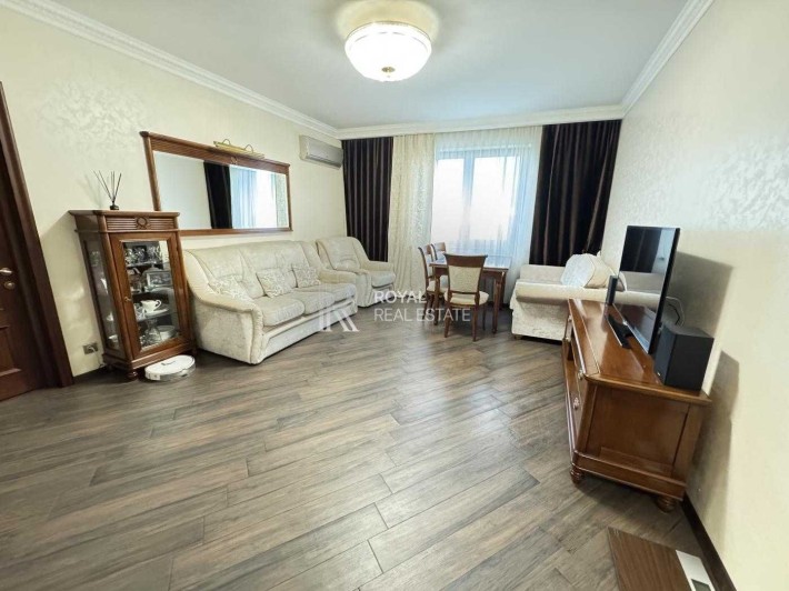 Продаж 2 к з Ремонтом 72.8 м2 Шевченківський Гонти - фото 1