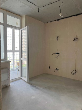 Однокімнатна квартира з частковим ремонтом - фото 1