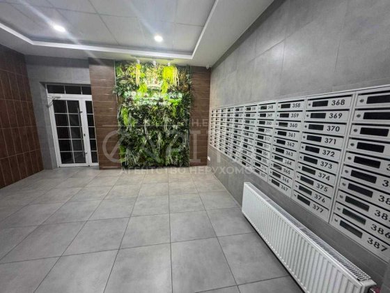 Продаж 2-кімнатної квартири без ремонту в ЖК "Нова Англія" Київ