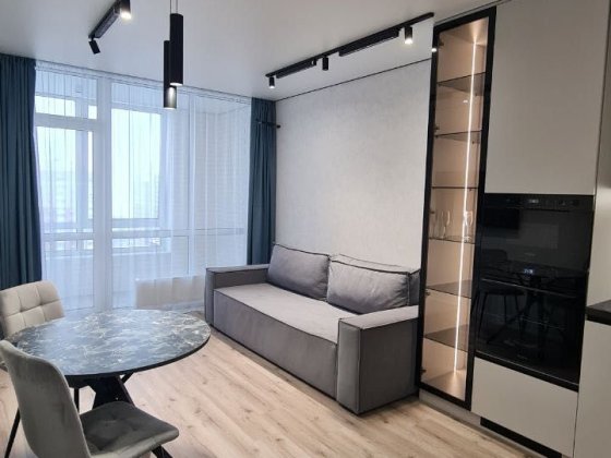 Продам 1к Варшавський 2, О. Олеся 5а, без %, з ремонтом Киев