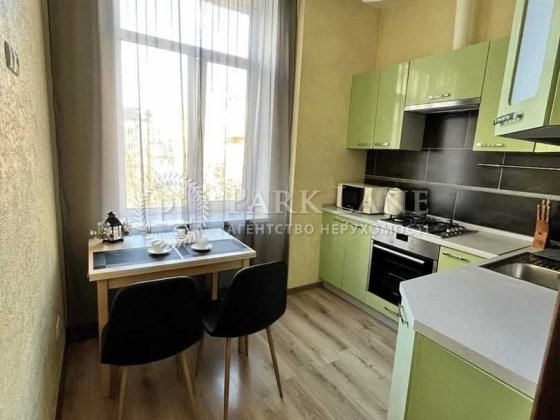 Центр Поділ Контрактова площа Продаж 1к квартири Хорива 43/23 Київ