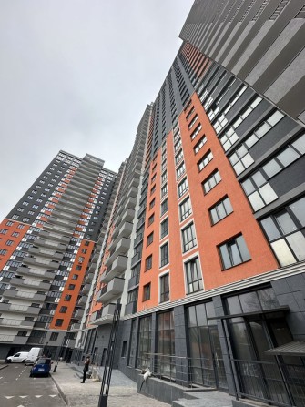 Продам 2-к с кладовкой ЖК Багговутовский вул.Загорівська 25 - фото 1