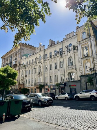 Продам квартиру 319 м.кв. Прорізна 11 Майдан Хрещатик Золоті - фото 1