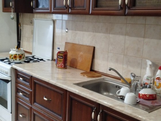 Продам 3 кімнатну квартиру вул Татарська 18- Б(сталінка)м.Лук'янівка Киев