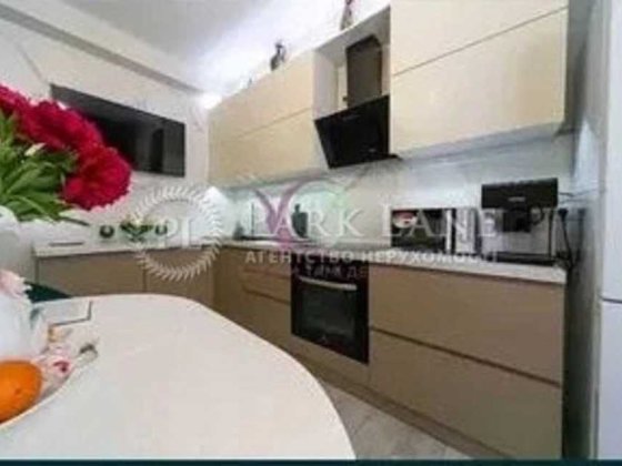 2 кімнатна квартири біля парку  вул. Сирецька 32 Киев