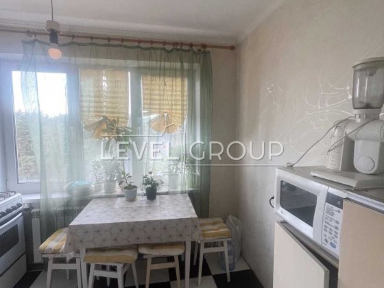 Продаж 3-кімнатної квартири з видом на парк Совки, вул. Жмеринська Киев