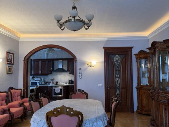 Севастопольская пл.,3 комн.с дизайнерским ремонтом Київ