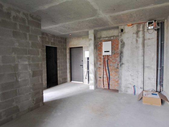 Велика однокімнатна в новому будинку. ЄОселя. Готовий будинок. Київ