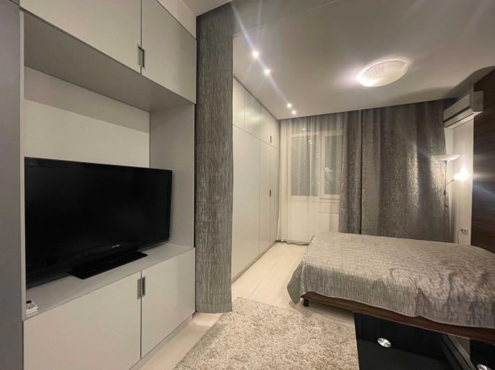 Жилянська 118 ЖК Елегант Дизайнерський ремонт, меблі та техніка - фото 1