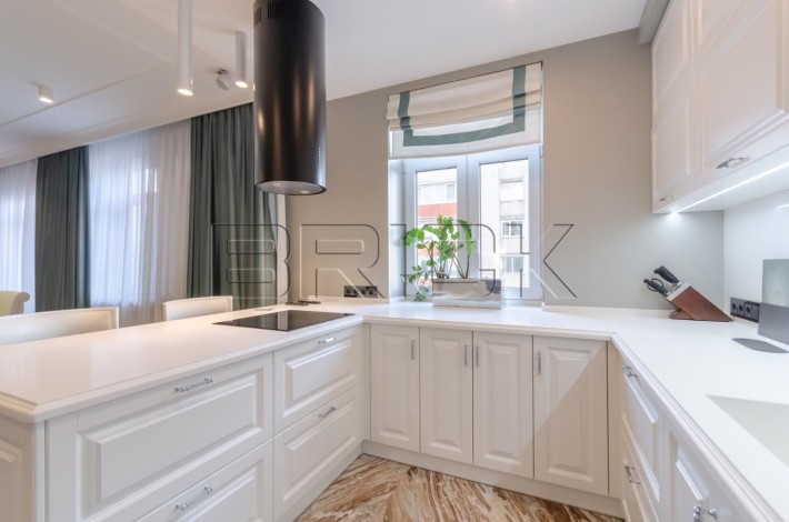 3к.кв-ра з преміальним рем-том на Подолі,вул.Щекавицька 30/39,S160,7м2 - фото 1