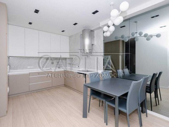 Продаж світлої 2к квартири в ЖК Олександрівський пр-т Лобановського 4б Київ