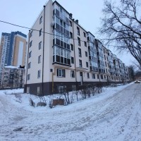 Продаж 2к квартира 42.3м2  Виноградар, 
Пр. Свободи 10. Киев
