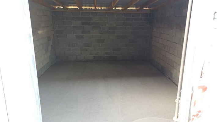 Продам просторий новий гараж у селищі Смірнова - фото 1