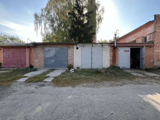 Гараж по вул. Монастирська Лубни