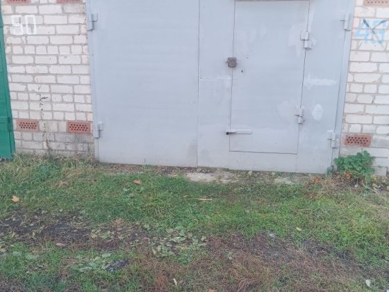 Продам цегляний гараж в гбк 18(район центра зайнятості). Лозовая