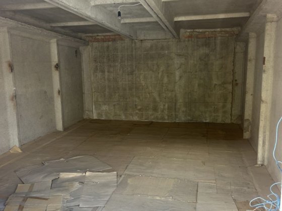 Продаю гараж , район центрального ринку Умань