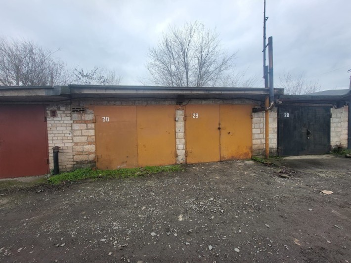 Продам подвійний гараж кооператив ,,Пруди,, біля чоловічого монастиря. - фото 1